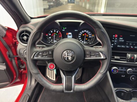 Alfa Romeo – Giulia 2.9 V6 Biturbo Quadrifoglio
