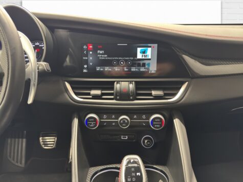 Alfa Romeo – Giulia 2.9 V6 Biturbo Quadrifoglio