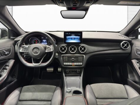 Mercedes-Benz – GLA 250 Swiss Star AMG Line
