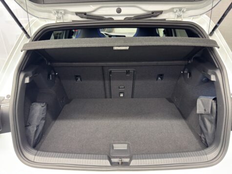 VW – Golf VIII 2.0 TSI R 20 Years DSG 4motion