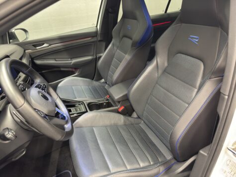 VW – Golf VIII 2.0 TSI R 20 Years DSG 4motion