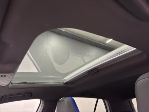 VW – Golf VIII 2.0 TSI R 20 Years DSG 4motion