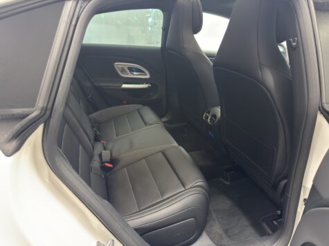 Mercedes-Benz – CLA 220 AMG Line 4Matic