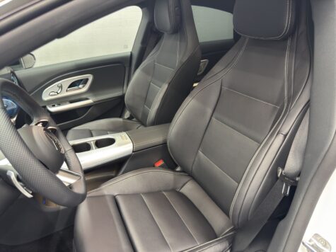 Mercedes-Benz – CLA 220 AMG Line 4Matic