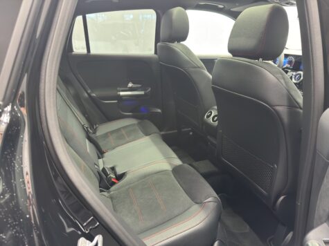 Mercedes-Benz – GLA 200 AMG Line Night Star