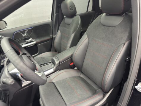 Mercedes-Benz – GLA 200 AMG Line Night Star
