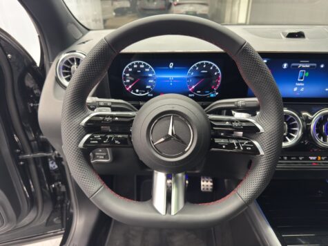 Mercedes-Benz – GLA 200 AMG Line Night Star