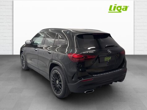 Mercedes-Benz – GLA 200 AMG Line Night Star
