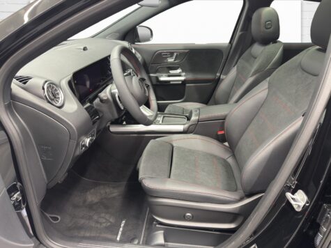 Mercedes-Benz – GLA 200 AMG Line Night Star