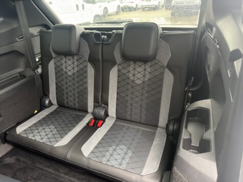 VW – Tiguan Allspace 2.0 TSI R-Line DSG