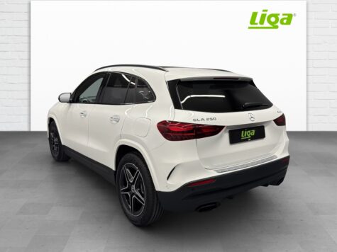 Mercedes-Benz – GLA 250 AMG Line 4Matic Swiss Star
