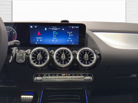 Mercedes-Benz – GLA 250 AMG Line 4Matic Swiss Star