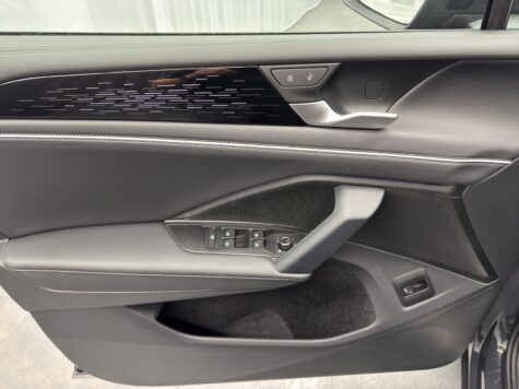 VW – Tiguan 2.0 TDI SCR Elegance DSG 4motion