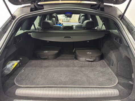Mercedes-Benz – E 300 de AMG Line 4Matic