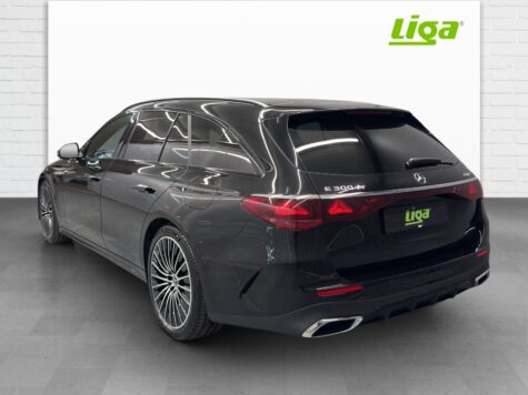 Mercedes-Benz – E 300 de AMG Line 4Matic