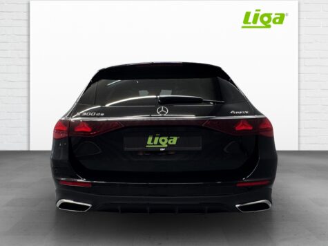 Mercedes-Benz – E 300 de AMG Line 4Matic