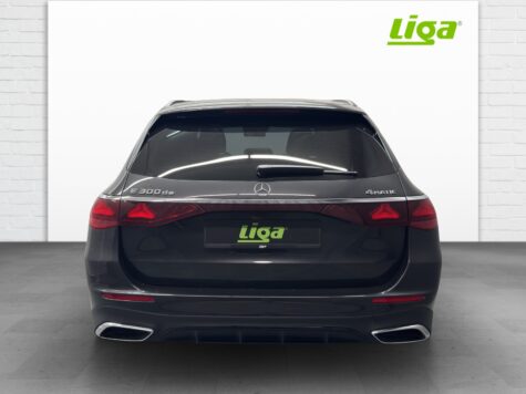 Mercedes-Benz – E 300 de AMG Line 4Matic