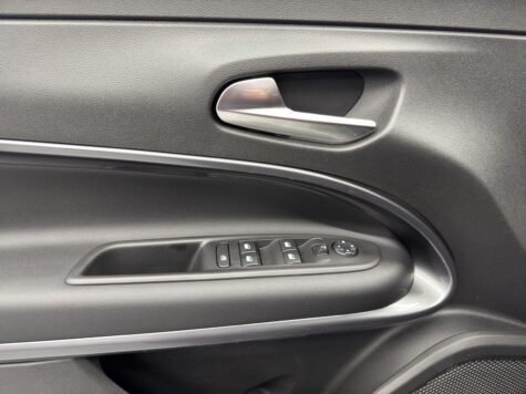 Fiat – 600 1.2 Hybrid 145 Sport