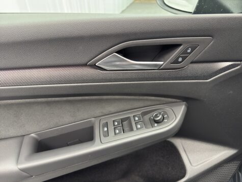 VW – Golf VIII 1.5 eTSI R-Line DSG