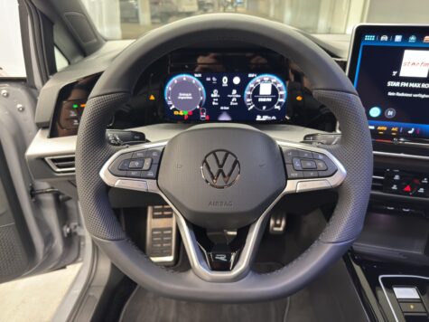 VW – Golf VIII 1.5 eTSI R-Line DSG