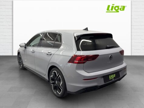 VW – Golf VIII 1.5 eTSI R-Line DSG