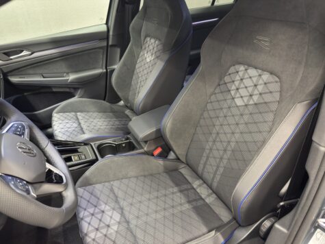 VW – Golf VIII Variant 1.5 eTSI R-Line DSG