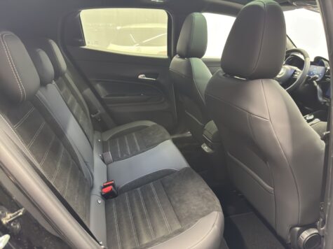 Alfa Romeo – Junior 1.2 Sport Speciale Q4 T&S