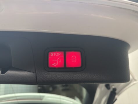 Mercedes-Benz – EQA 300 Swiss Star 4Matic
