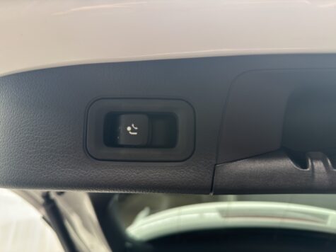 Mercedes-Benz – EQA 300 Swiss Star 4Matic