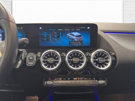Mercedes-Benz – EQA 300 Swiss Star 4Matic