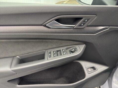 VW – Golf VIII Variant 2.0 TSI R-Line DSG 4motion