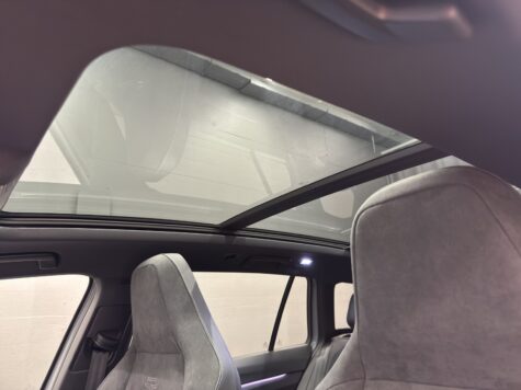 VW – Golf VIII Variant 2.0 TSI R-Line DSG 4motion