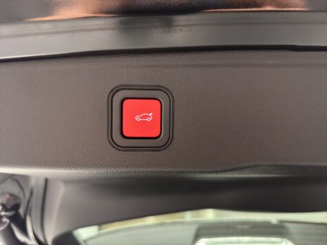 Jeep – Avenger 1.2 MHEV Black Edition & Sky