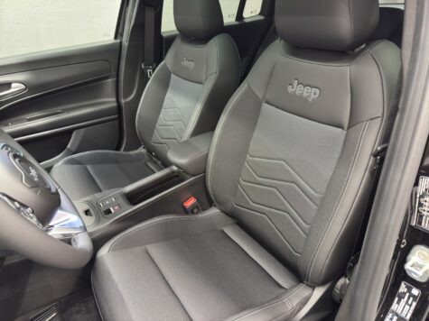Jeep – Avenger 1.2 MHEV Black Edition & Sky