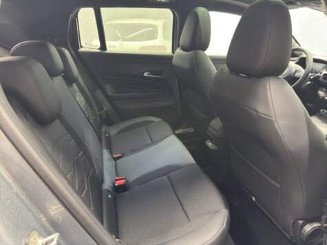 Jeep – Avenger 1.2 MHEV Black Edition & Sky