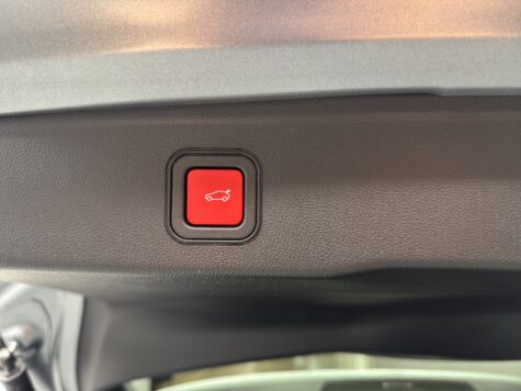 Jeep – Avenger 1.2 MHEV Black Edition & Sky