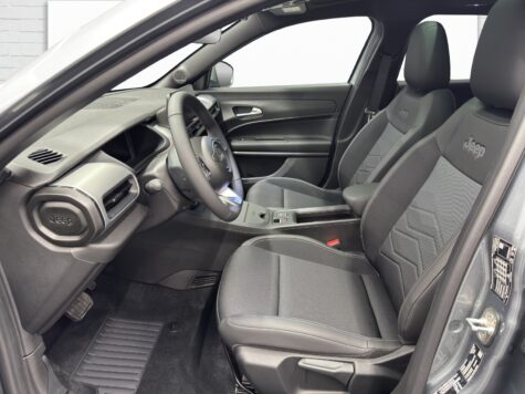 Jeep – Avenger 1.2 MHEV Black Edition & Sky