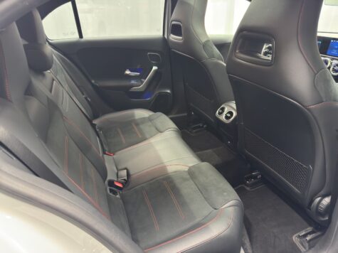 Mercedes-Benz – A 220 AMG Line 4Matic