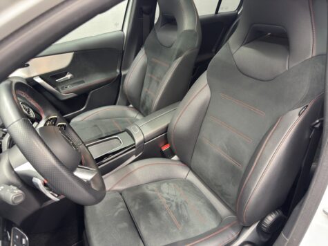 Mercedes-Benz – A 220 AMG Line 4Matic