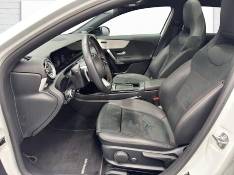 Mercedes-Benz – A 220 AMG Line 4Matic