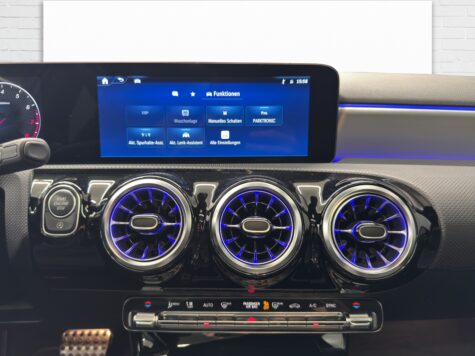 Mercedes-Benz – A 220 AMG Line 4Matic