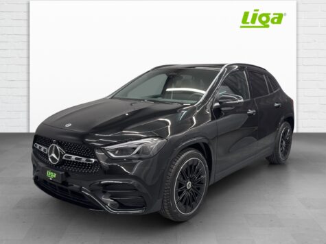 Mercedes-Benz – GLA 200 AMG Line Night Star