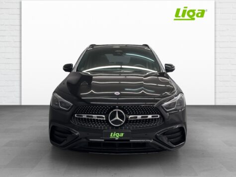 Mercedes-Benz – GLA 200 AMG Line Night Star