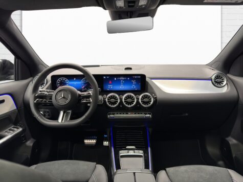 Mercedes-Benz – GLA 200 AMG Line Night Star