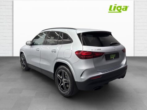 Mercedes-Benz – GLA 220 AMG Line 4Matic