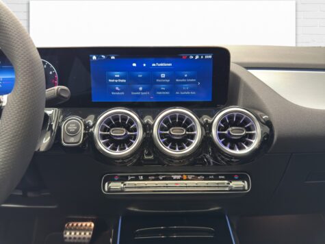 Mercedes-Benz – GLA 220 AMG Line 4Matic