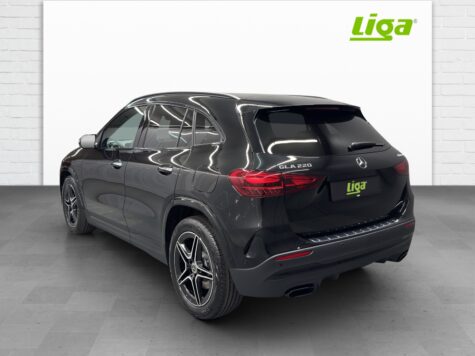 Mercedes-Benz – GLA 220 AMG Line 4Matic