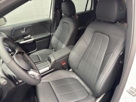 Mercedes-Benz – GLA 200 Advanced Plus Line  Night Star