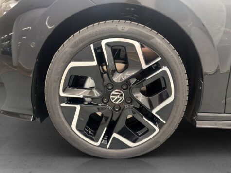 VW – Golf VIII Variant 1.5 eTSI R-Line DSG