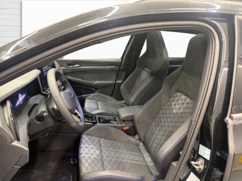 VW – Golf VIII Variant 1.5 eTSI R-Line DSG